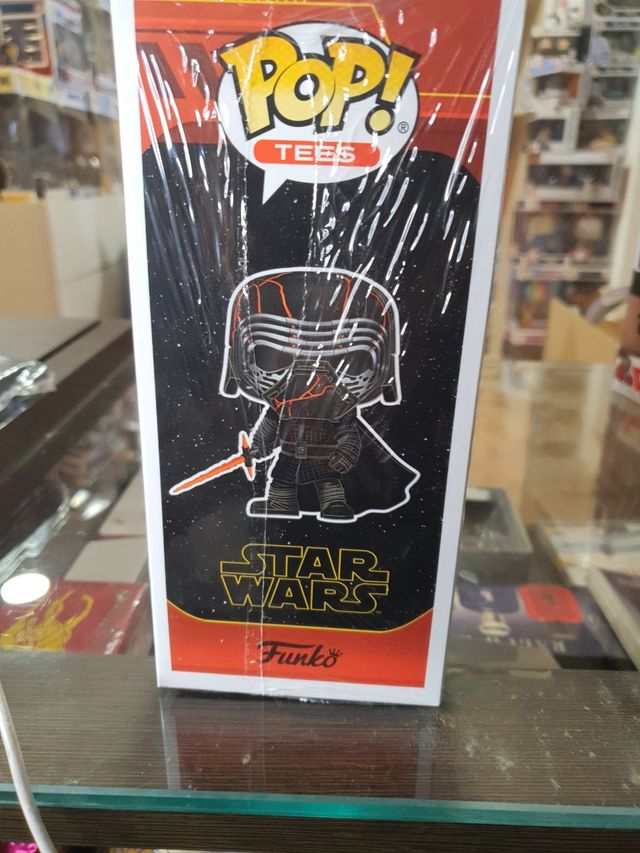 Funko Kylo ren + camiseta de regalo