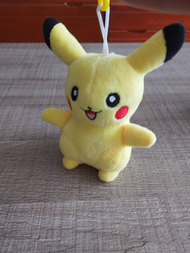 Peluche Pikachu