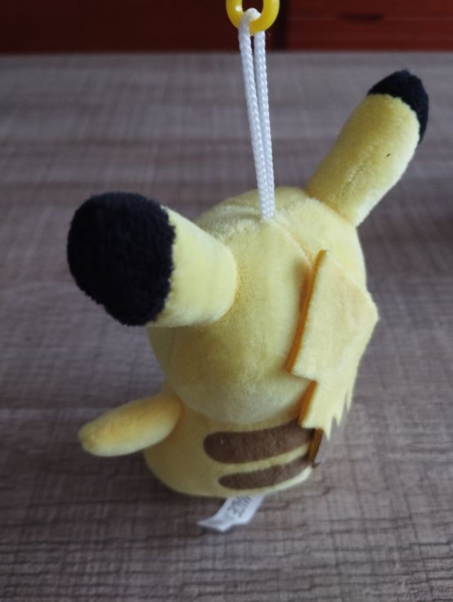 Peluche Pikachu