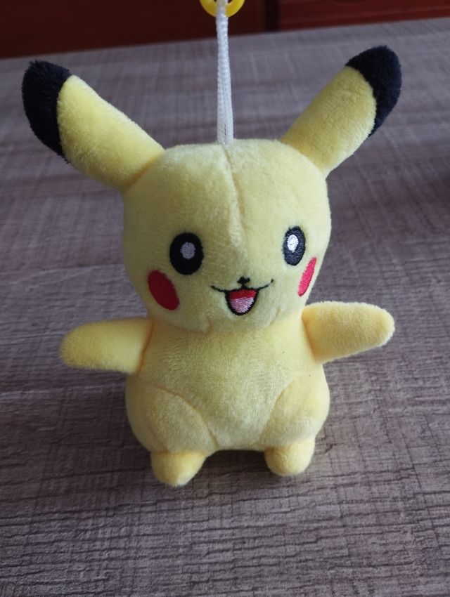 Peluche Pikachu