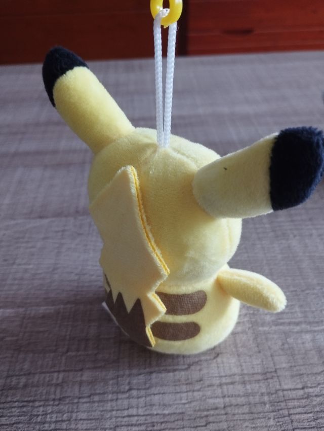 Peluche Pikachu