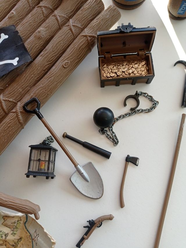 Madelman corsario y pirata pata palo con balsa