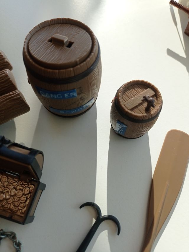 Madelman corsario y pirata pata palo con balsa