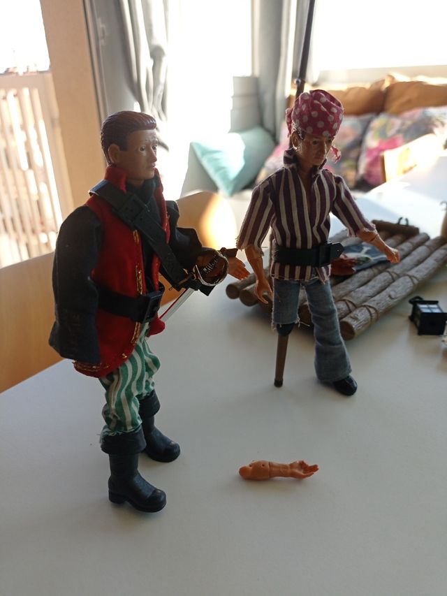 Madelman corsario y pirata pata palo con balsa