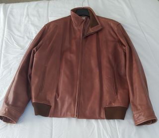 CAZADORA DE CUERO COLOR MARRÓN
