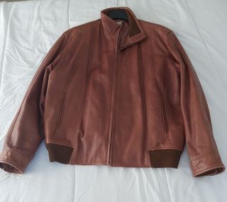 CAZADORA DE CUERO COLOR MARRÓN