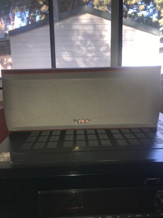 Amplificador Onkyo y altavoces Yamaha