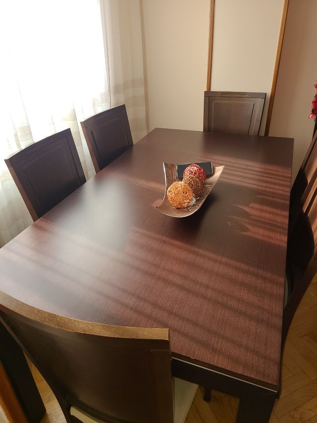 Mesa y sillas comedor