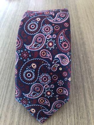 Corbata en seda cachemir. 7 Camicie 