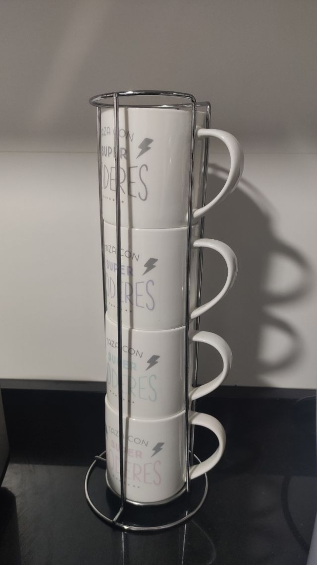 juego de 4 tazas con soporte