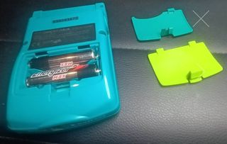 Tapa pilas Gameboy Color