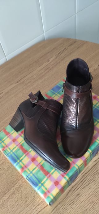 Botines JOSÉ SAENZ.