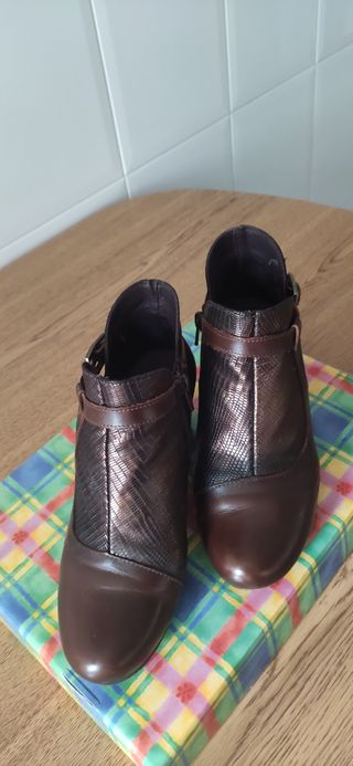 Botines JOSÉ SAENZ.