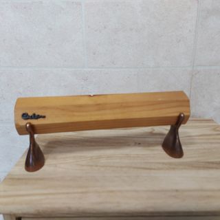 Conjunto de 4 expositores de madera con metal