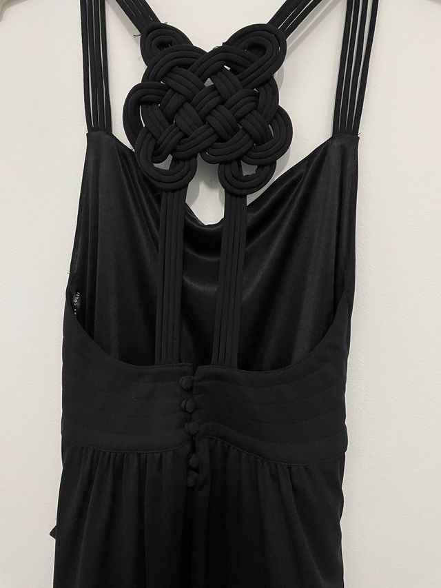 Vestido negro detalle espalda 