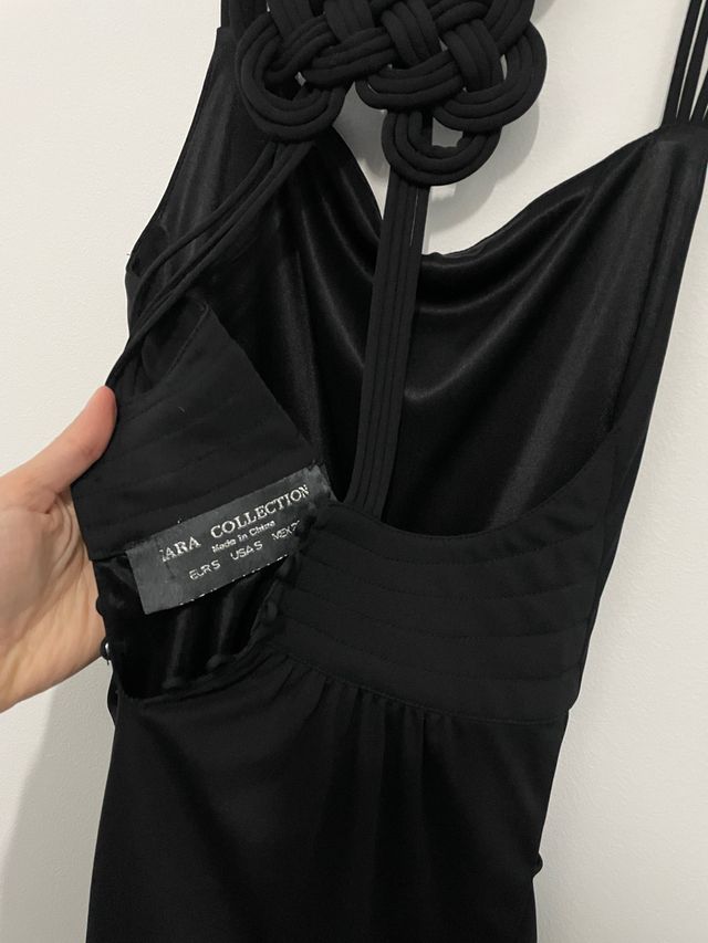 Vestido negro detalle espalda 