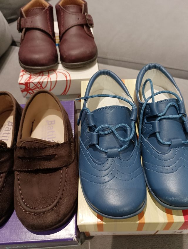 LOTE 8.Zapatos de niño 23,24
