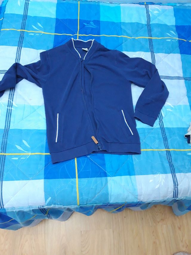Cazadora azul. Talla 10 -11.