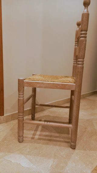 Cuatro Sillas de cocina- comedor de ⁸ enea.