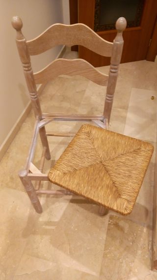 Cuatro Sillas de cocina- comedor de ⁸ enea.