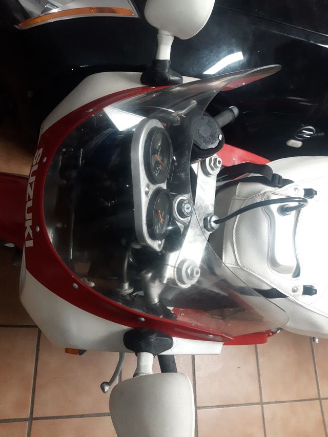 VISERA GSXR 750 GR77.