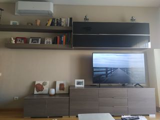 Mueble comedor ceniza con vitrina