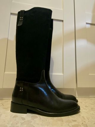 Botas altas de piel nuevas ( sin usar)