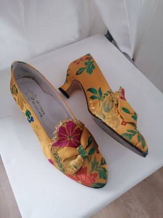 traje fallera adulta con manteletas y zapatos 