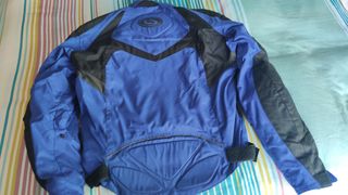 chaqueta de moto con protecciones impermeable
