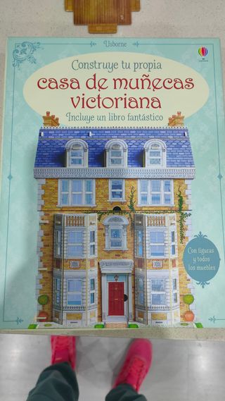 LIBRO PARA CONSTRUIR UNA CASA DE MUÑECAS