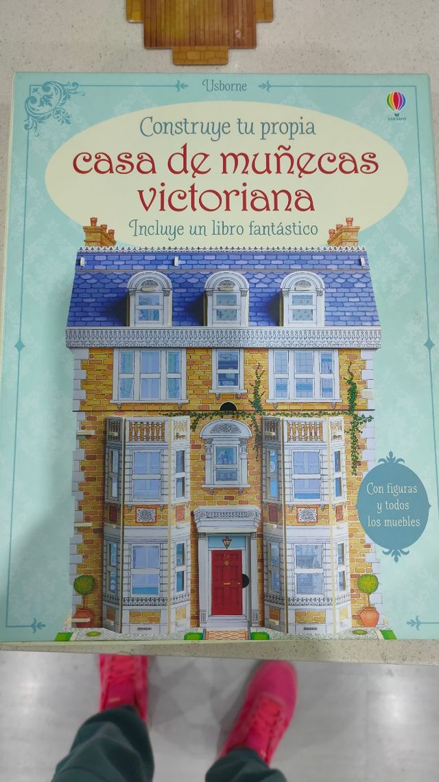 LIBRO PARA CONSTRUIR UNA CASA DE MUÑECAS