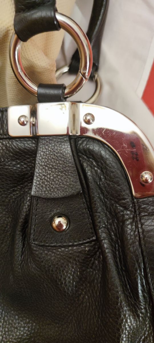 bolso de piel de la firma Gironacci Italia.b