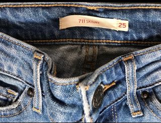 Levis 711 Skinny 25