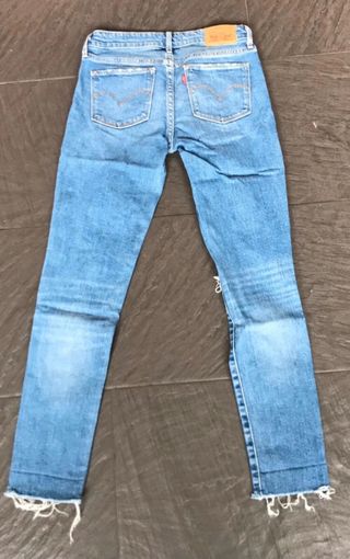 Levis 711 Skinny 25