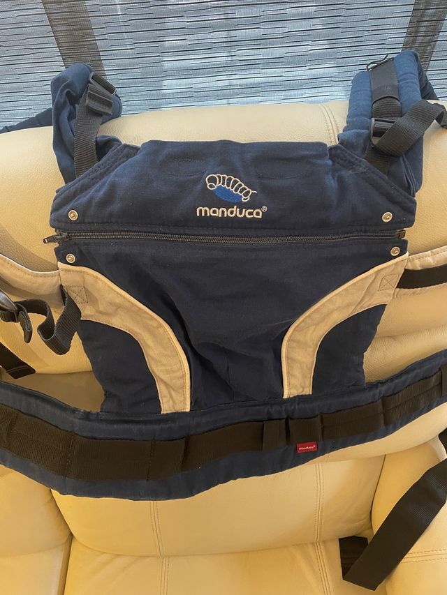 Mochila porta bebés Manduca .