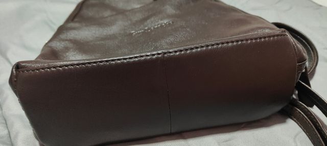 Mochila Piel bovina. Guy Laroche.