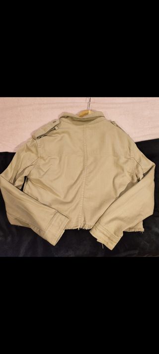Cazadora denim cropped 