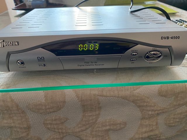Receptor digital de satélite TBOSTON