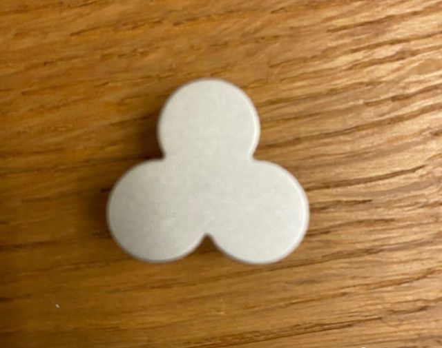 7 Tiradores trebol. Aluminio. 2 cm todos 5€