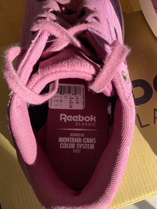 Zapatillas lilas ante Reebok