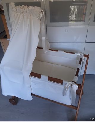Mini cuna de madera