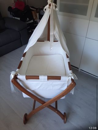 Mini cuna de madera