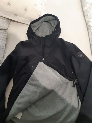 Parka Napapijri negra