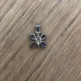 Colgante de plata mariposa 