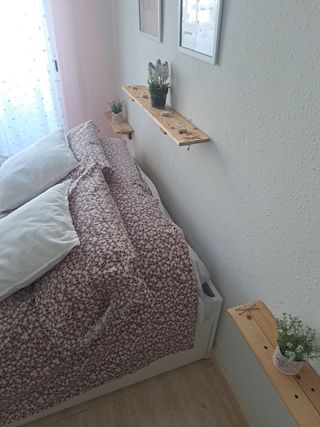 testiera e comodino, mensole per letto