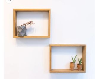 testiera e comodino, mensole per letto