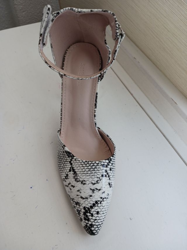 Zapato, sandalia tacón piel serpiente Shein