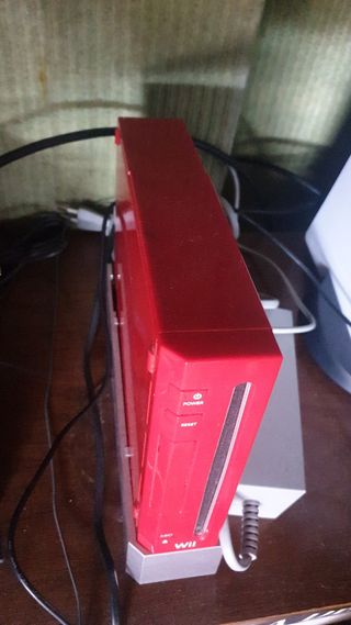 NINTENDO WII ROJA  110€ TODO