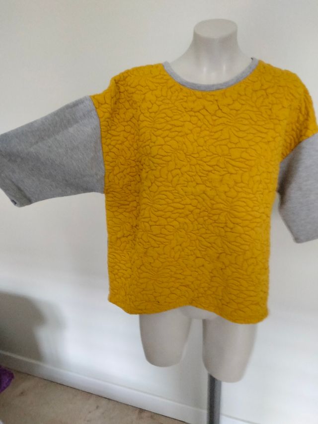 sudadera chica. talla M. pull & bear