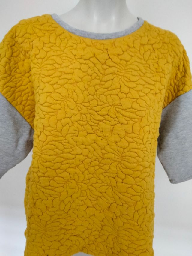 sudadera chica. talla M. pull & bear